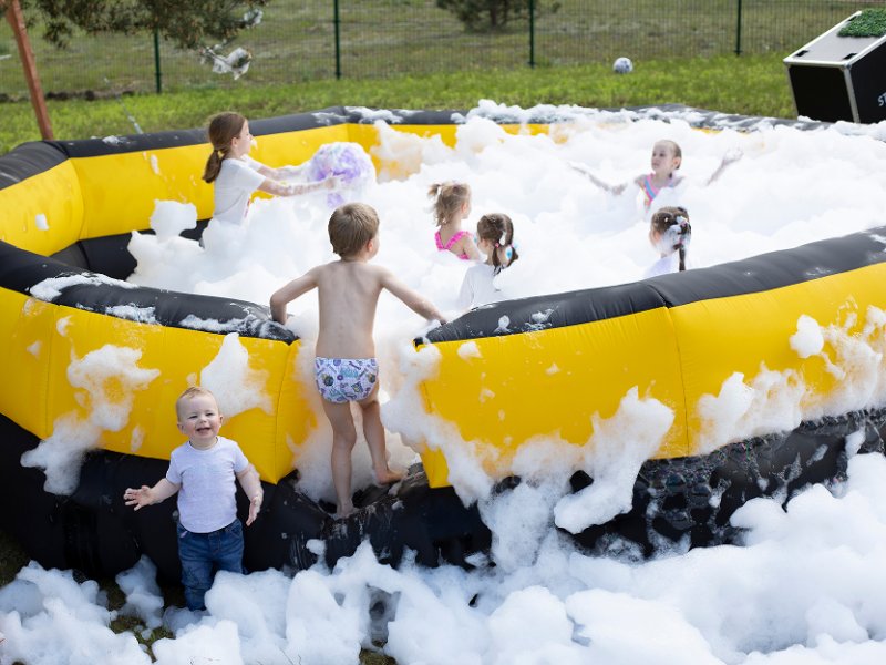 Putupolsteru ballīte Daugavpilī